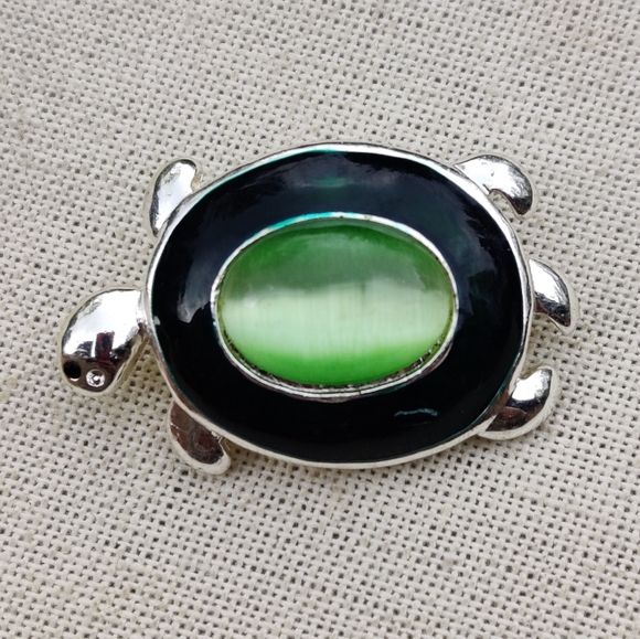 Vintage Jewelry - 🐢 Vintage signed turtle brooch